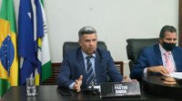 Indicação solicita da Secretaria de Infraestrutura e Logística reparo de todas as sarjetas danificadas da Avenida Tancredo Neves