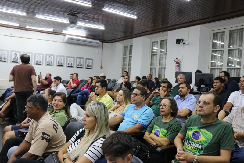 Apresentação_relatório_final_CPI_OBRAS_(08/06/26)_CRED_DERICK_HENRIQUE_IMPRENSA_CMC