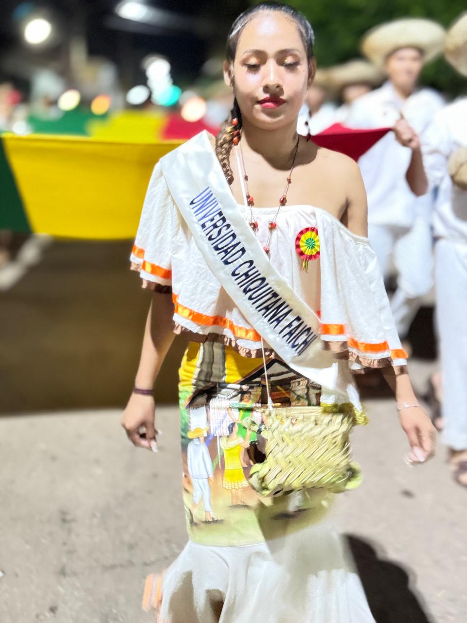 Desfile_tochas_200_anos_Bolívia_Cáceres (05.08.25)_CRED_CMC