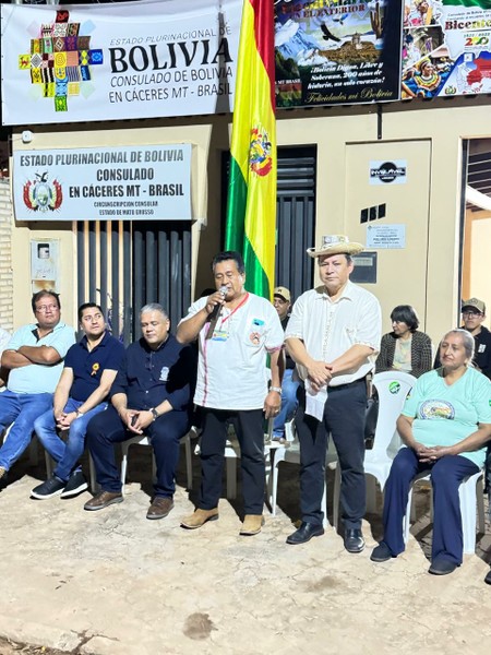 Desfile_tochas_200_anos_Bolívia_Cáceres (05.08.25)_CRED_CMC