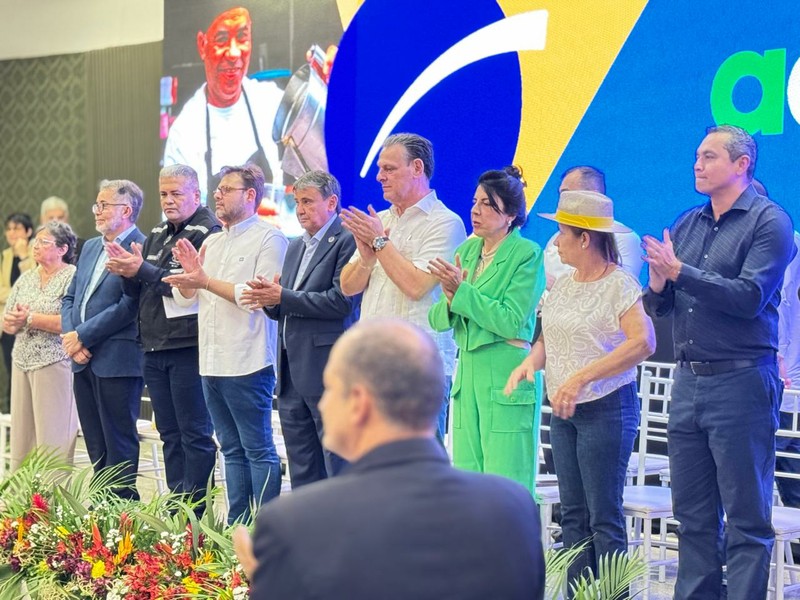 Laçamento_Programa_acredita_15.08.25_CRED_CMC