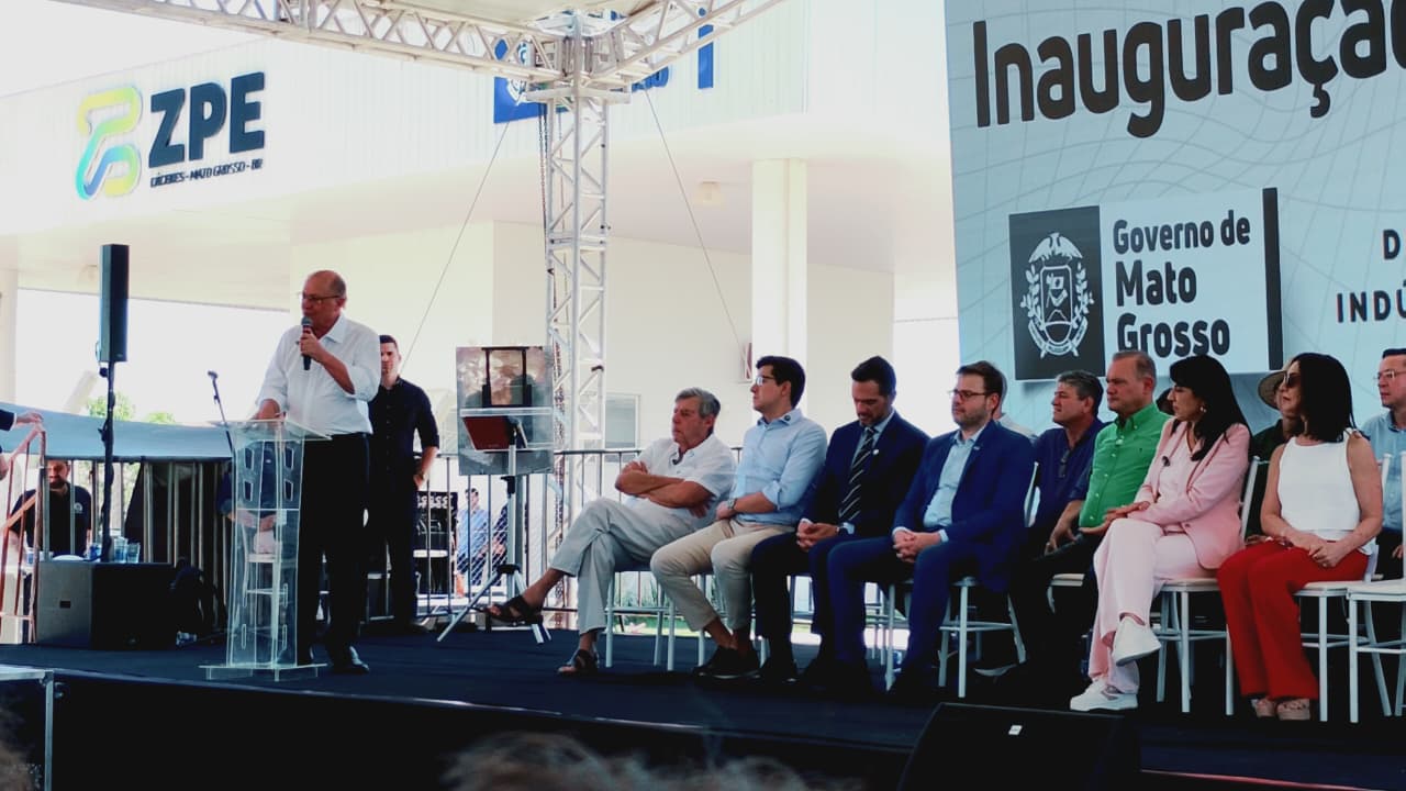 MARCO HISTÓRICO: INAUGURAÇÃO DE OBRAS NA CIDADE E DA ZPE (24.10.25)_CRED_CMC