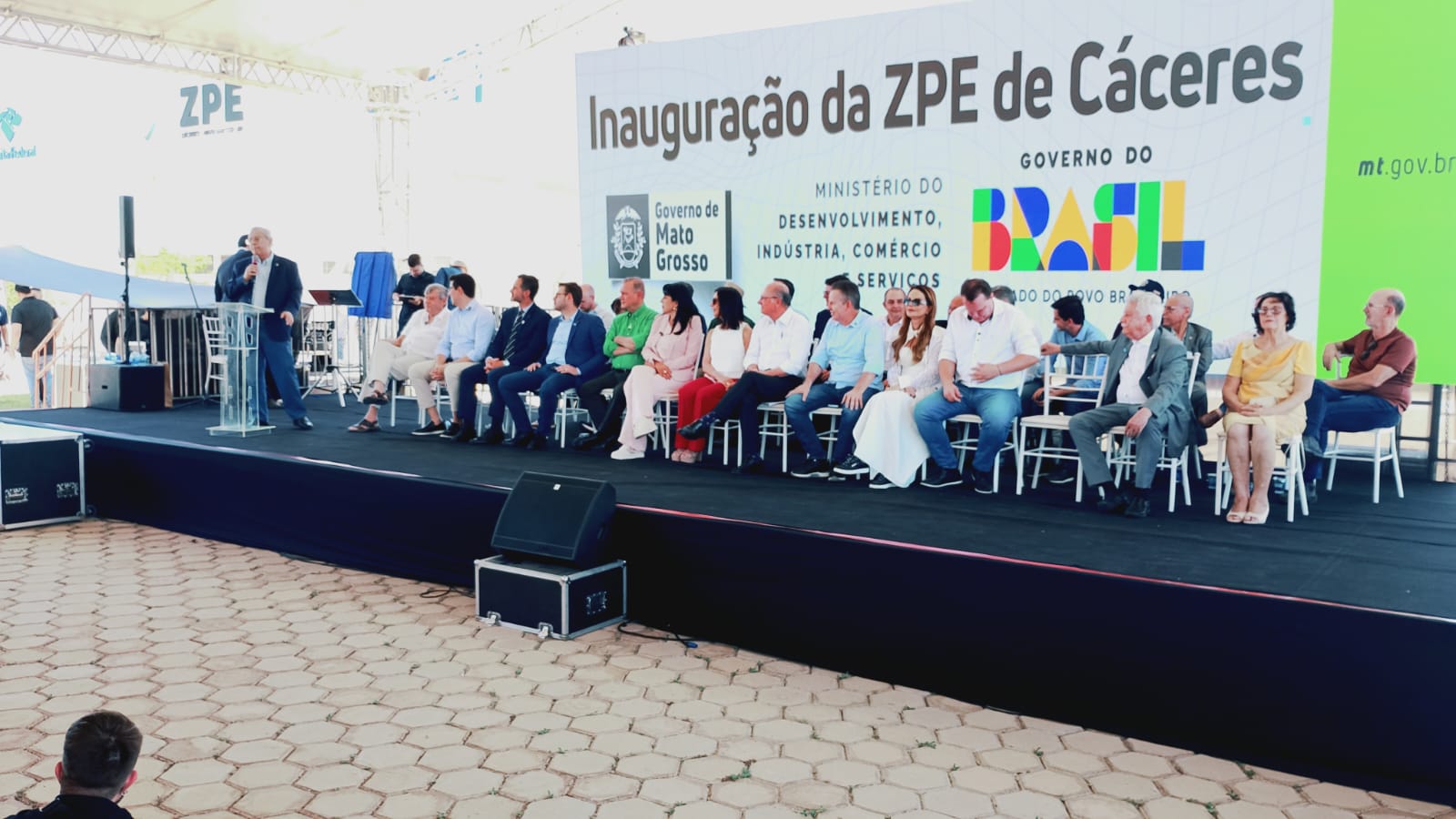 MARCO HISTÓRICO: INAUGURAÇÃO DE OBRAS NA CIDADE E DA ZPE (24.10.25)_CRED_CMC