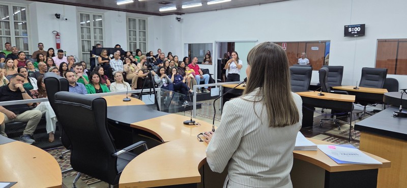 Moção_Aplausos_profissionais_enfermagem_27_05_26_cred_Imprensa_CMC