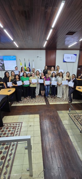 Moção_Aplausos_profissionais_enfermagem_27_05_26_cred_Imprensa_CMC