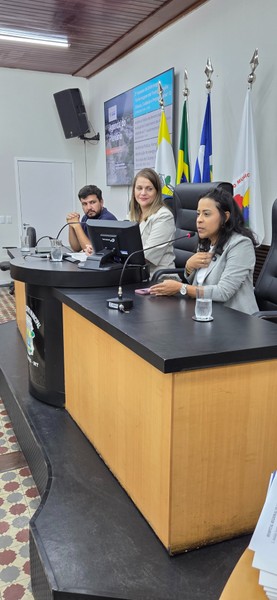 Moção_Aplausos_profissionais_enfermagem_27_05_26_cred_Imprensa_CMC