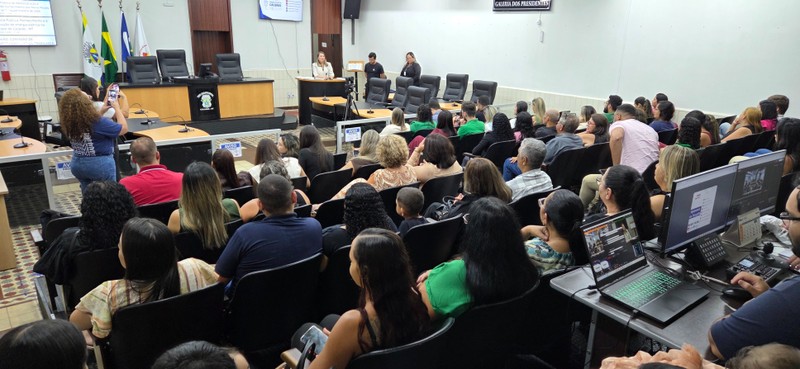 Moção_Aplausos_profissionais_enfermagem_27_05_26_cred_Imprensa_CMC