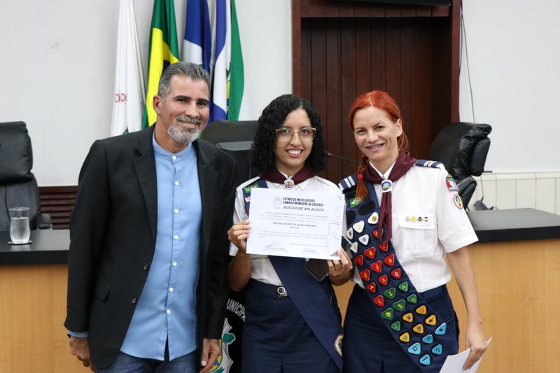 dayanepinheiro_mocaoesconteiros_cred_cmc.JPG