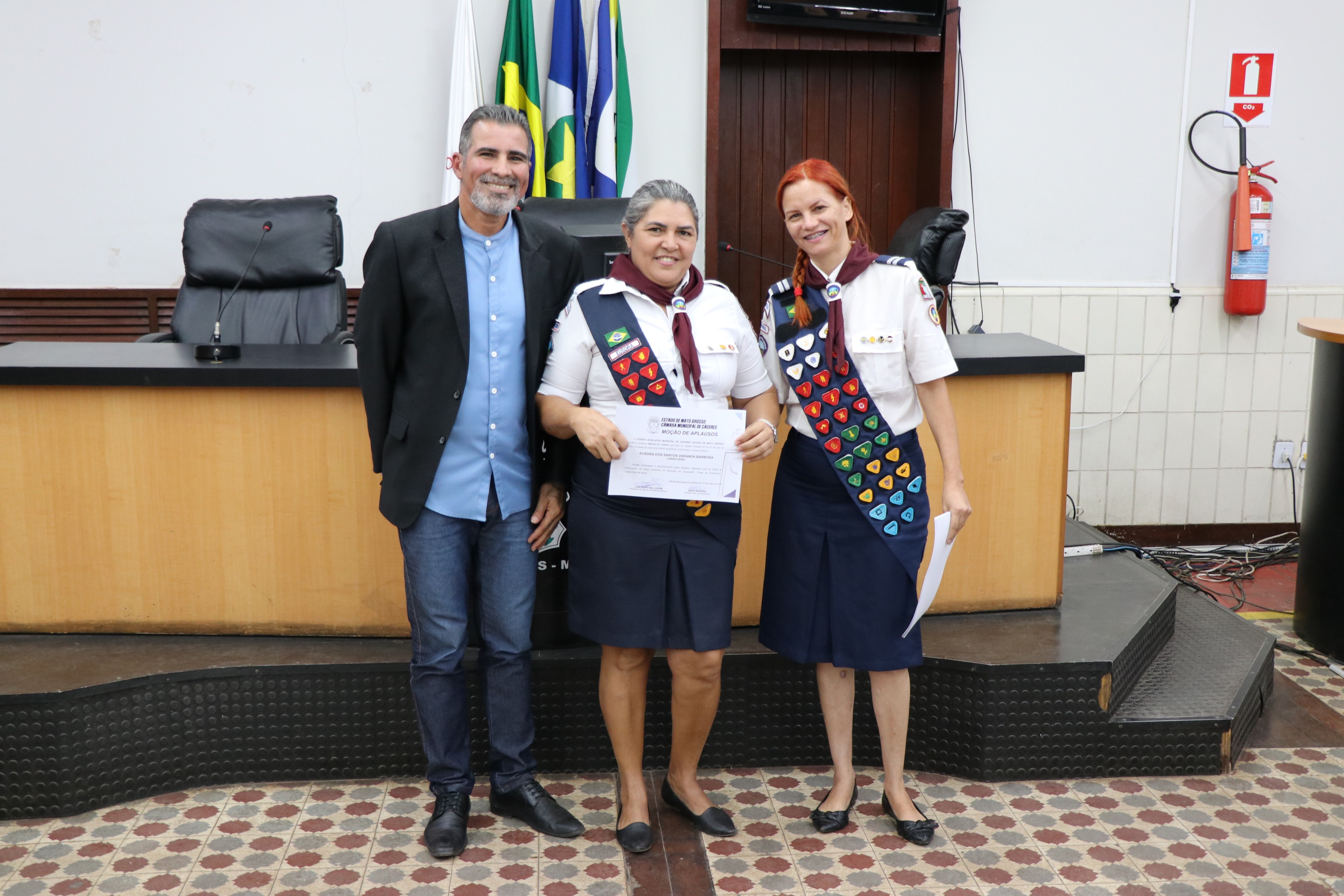 eusdrabarbos_mocaoesconteiros_cred_cmc.JPG