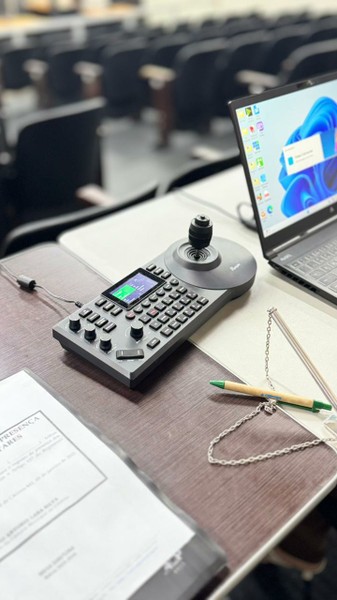 Mesa controladora para as câmeras.Foto: Imprensa/CMC