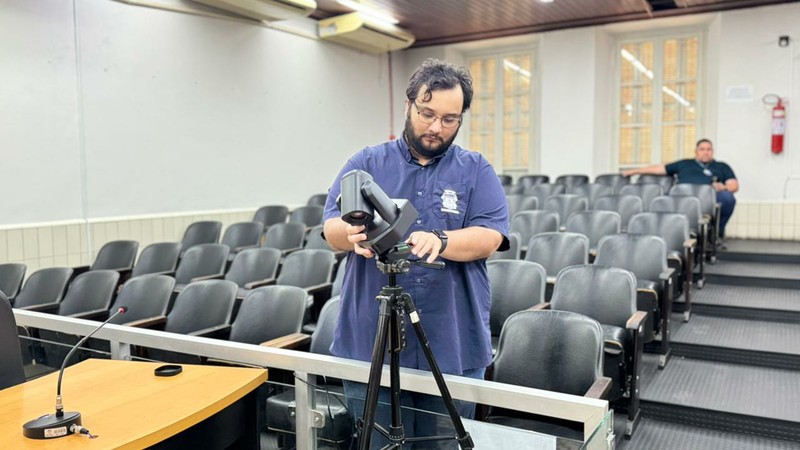 Servidor Matheus Vargas, técnico em informática da Câmara de Cáceres. Foto: Imprensa/CMC