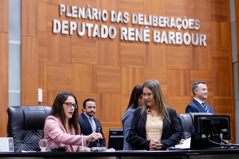 ver_valdeniria_dutra_posse_al_cred_ALMT_3.jpg