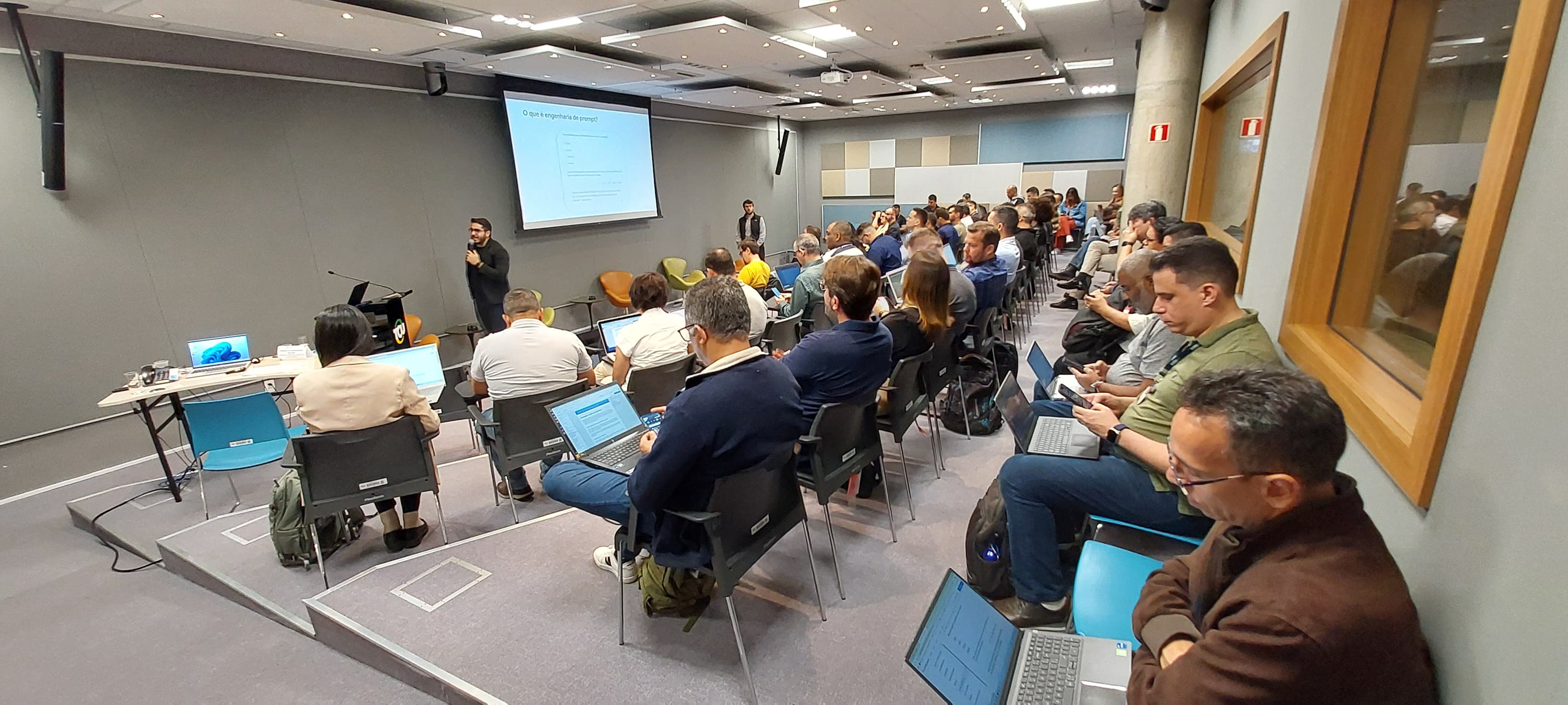 Servidores legislativo participam de oficina no 15° EnGITEC_CRED_CMC