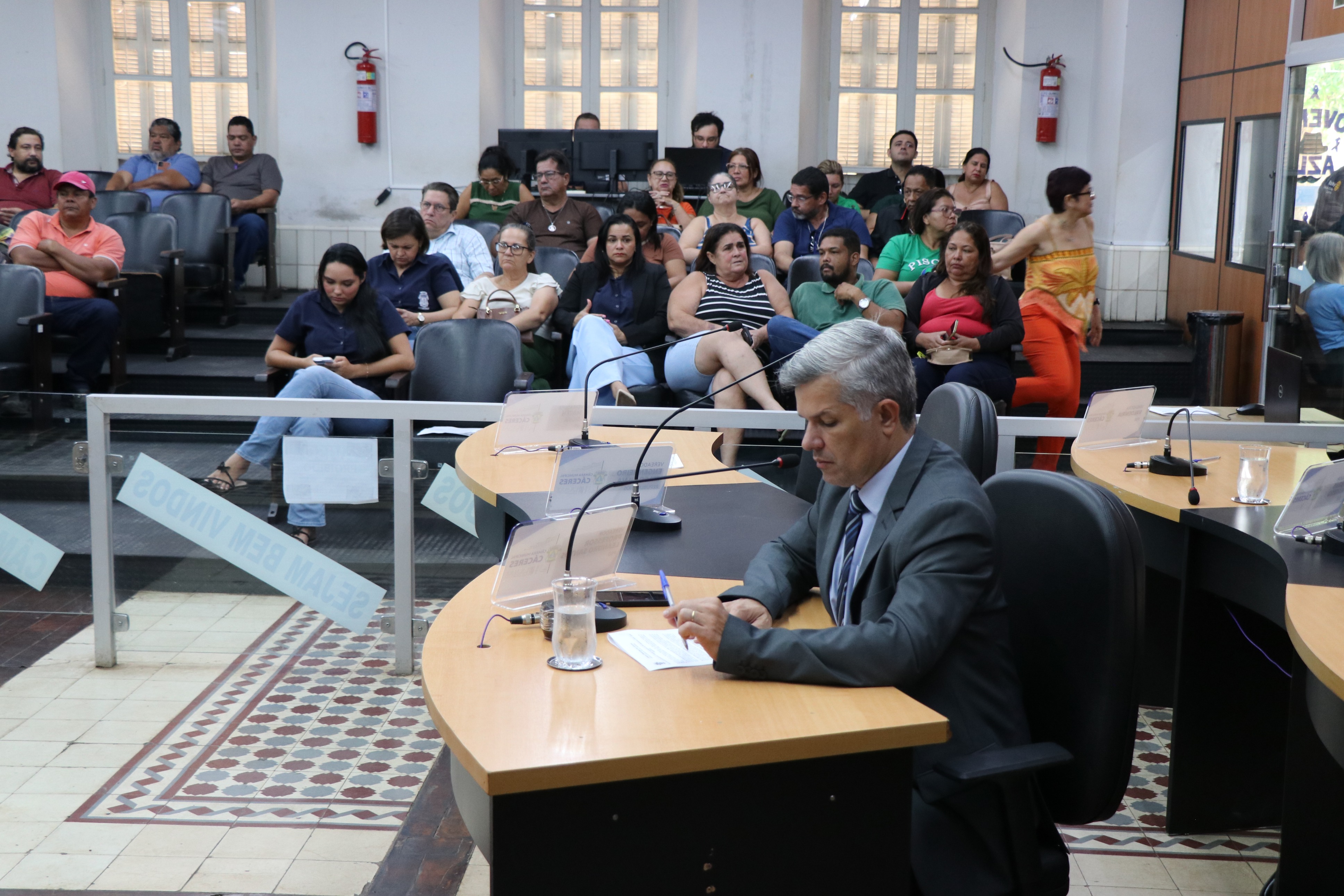 Sessão_ordinária_01.12.25_CRED_Imprensa_CMC