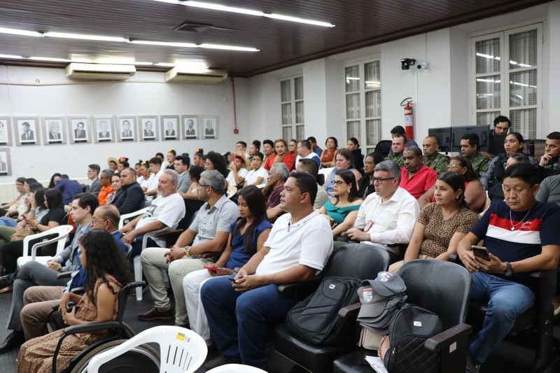 Sessão Solene em homenagem a personalidades de Cáceres (01.12.25)_Cred_Imprensa