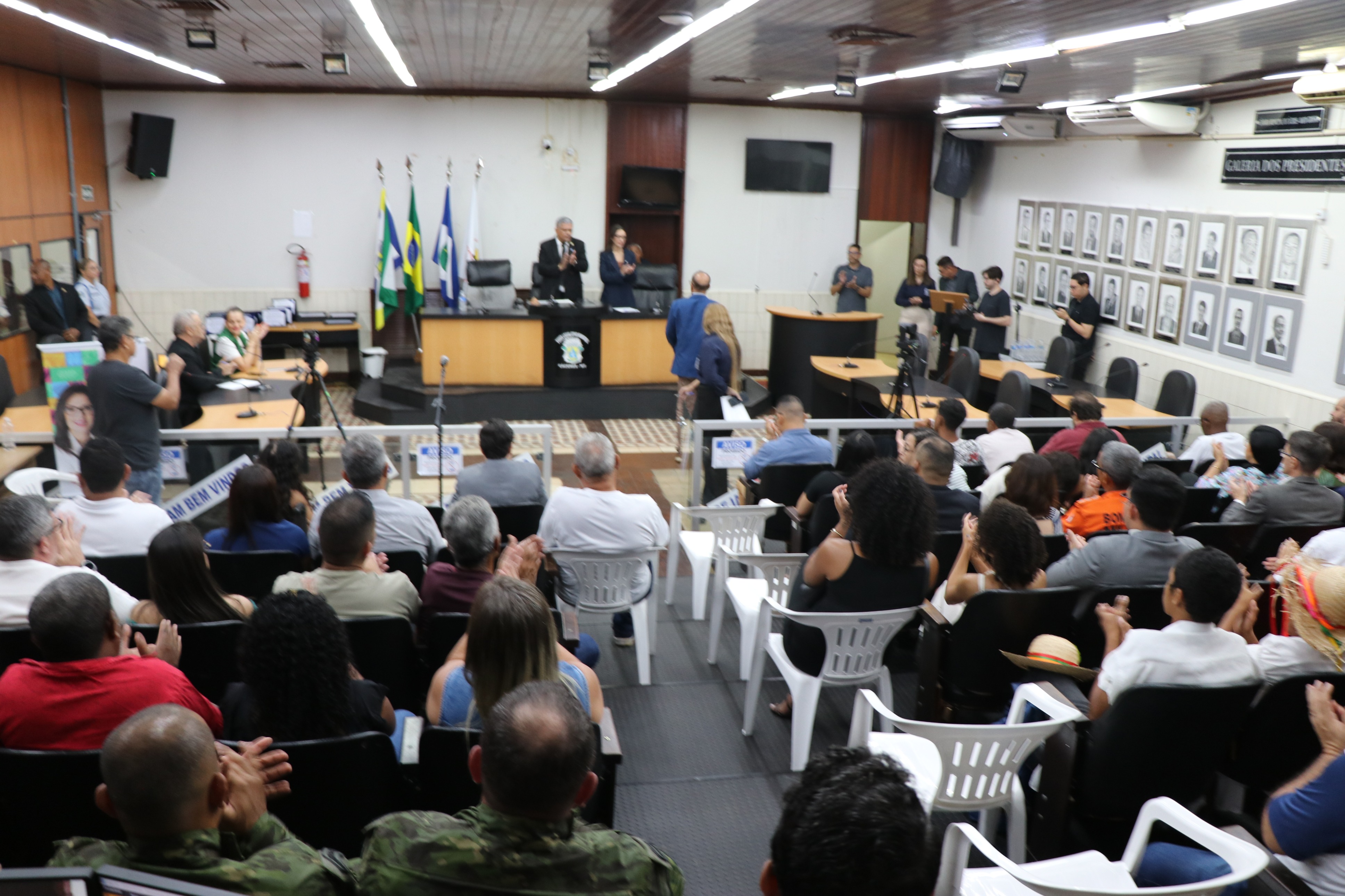 Sessão Solene em homenagem a personalidades de Cáceres (01.12.25)_Cred_Imprensa