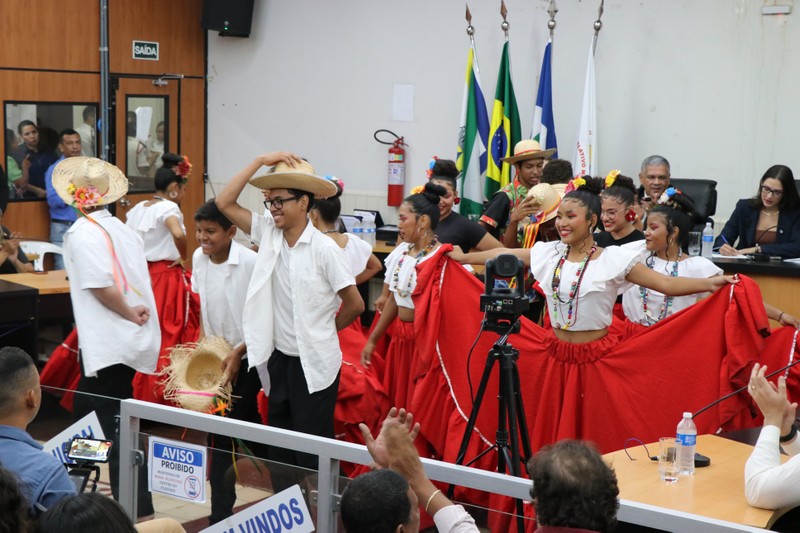 Sessão Solene em homenagem a personalidades de Cáceres (01.12.25)_Cred_Imprensa