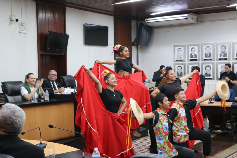 Sessão Solene em homenagem a personalidades de Cáceres (01.12.25)_Cred_Imprensa