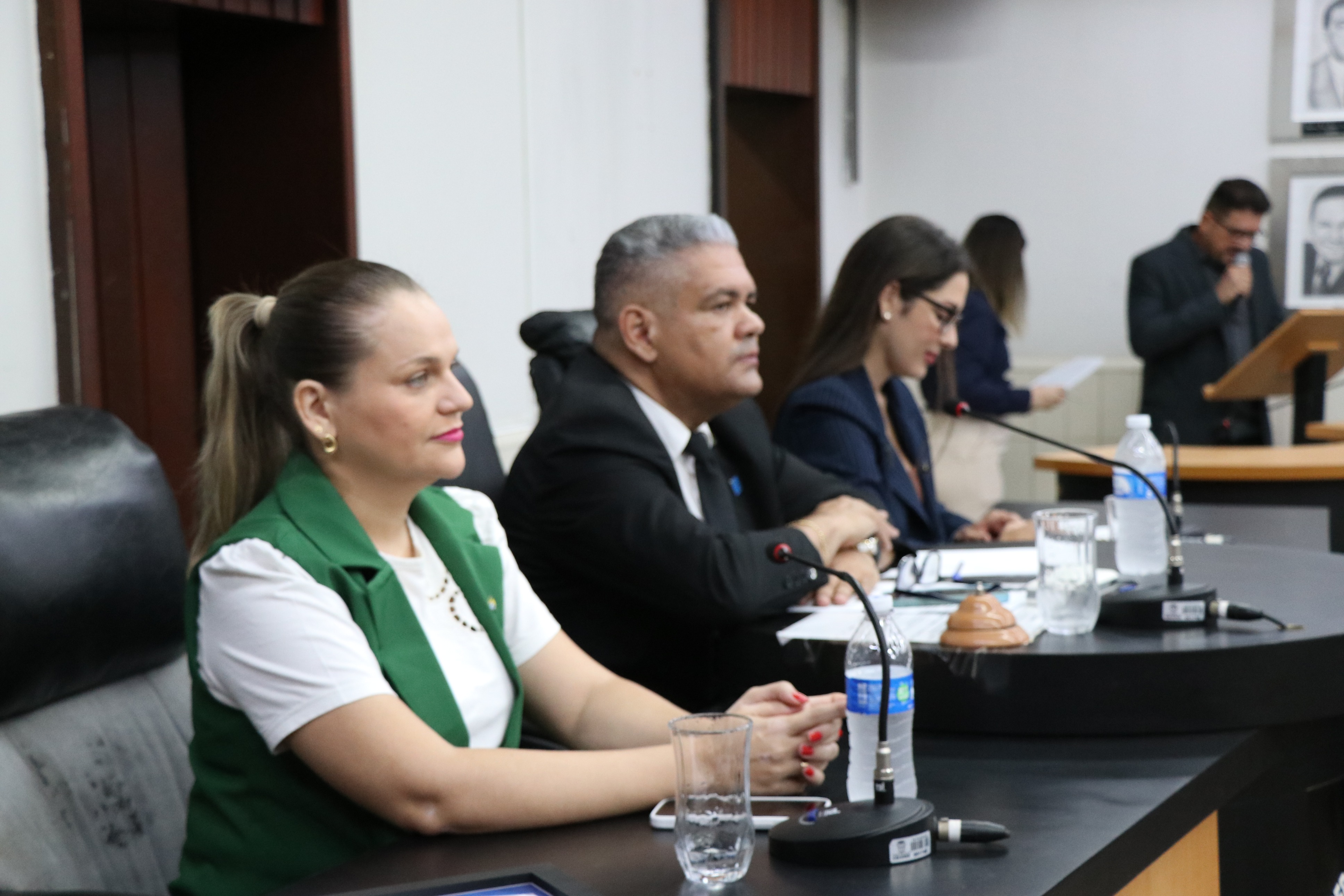 Sessão Solene em homenagem a personalidades de Cáceres (01.12.25)_Cred_Imprensa