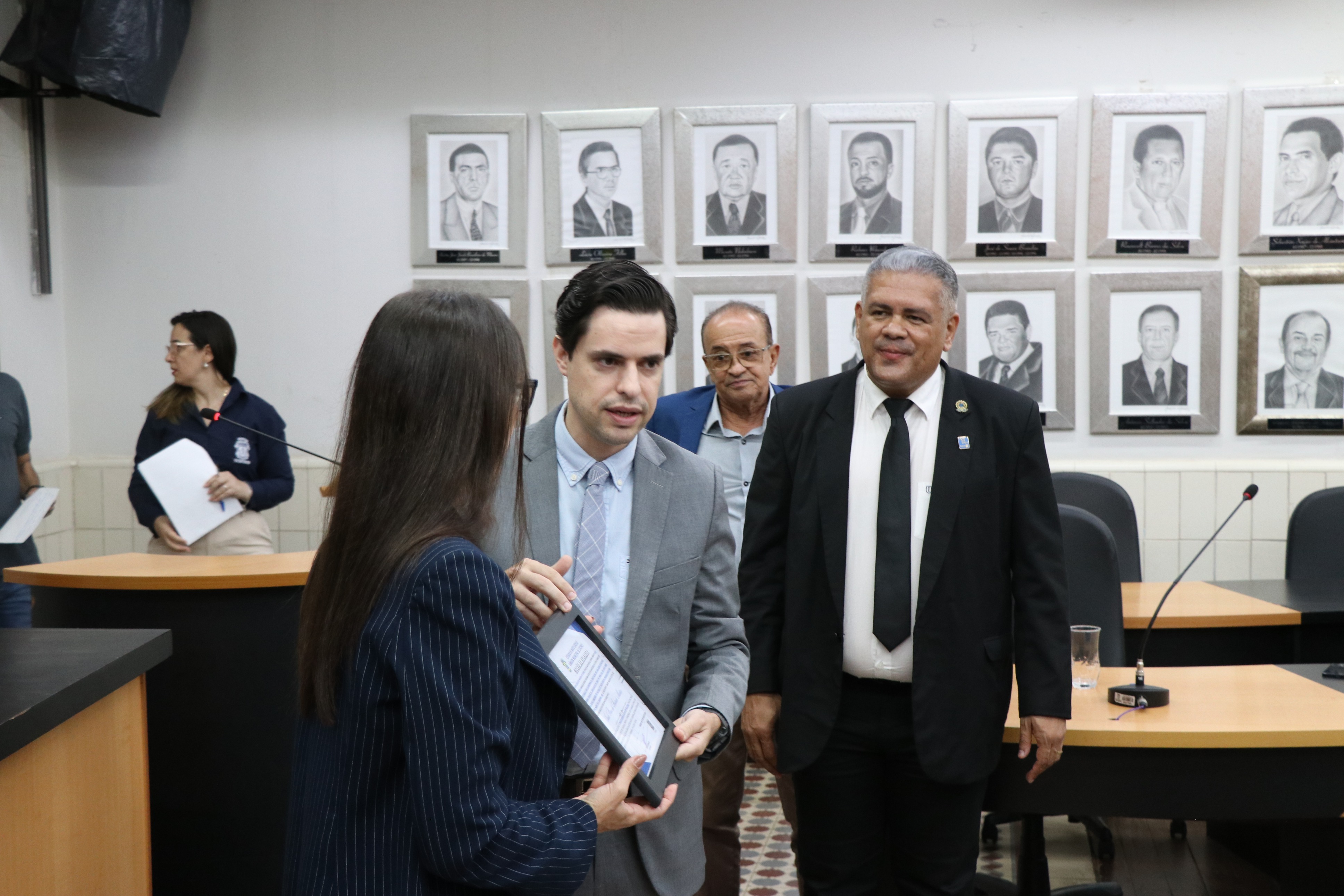 Sessão Solene em homenagem a personalidades de Cáceres (01.12.25)_Cred_Imprensa