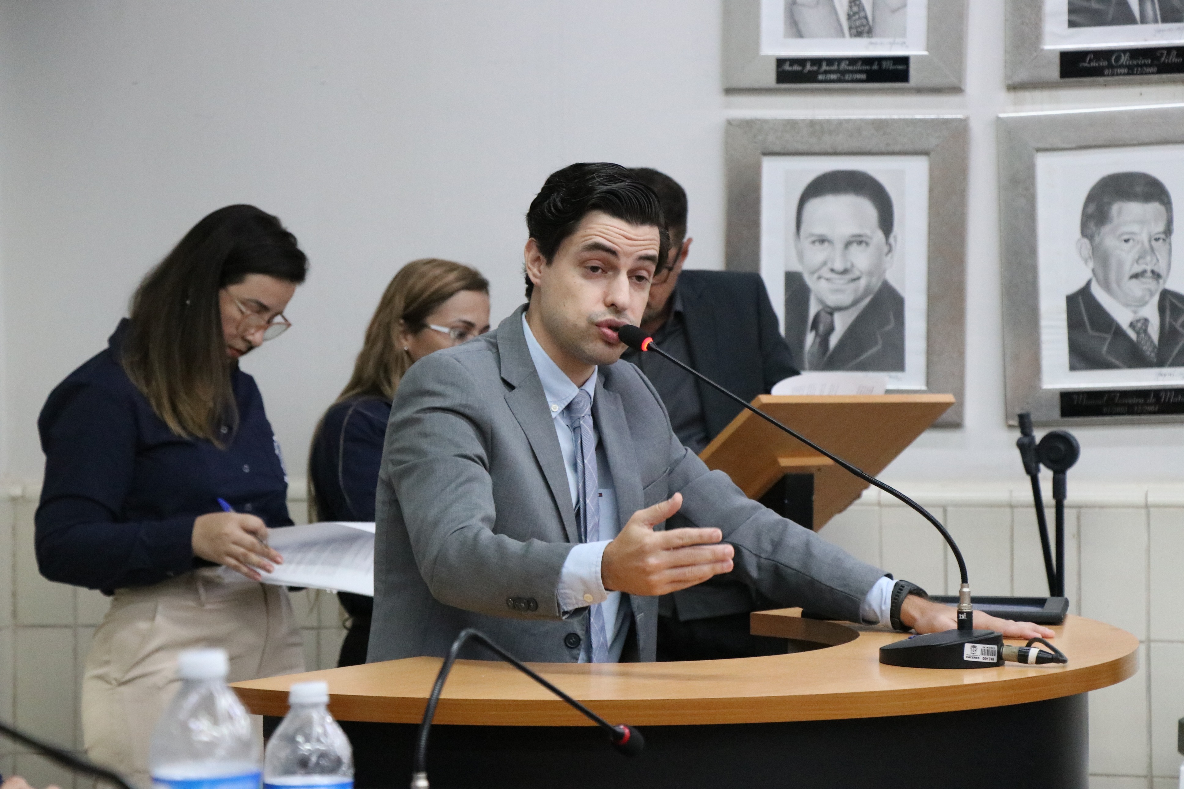 Sessão Solene em homenagem a personalidades de Cáceres (01.12.25)_Cred_Imprensa