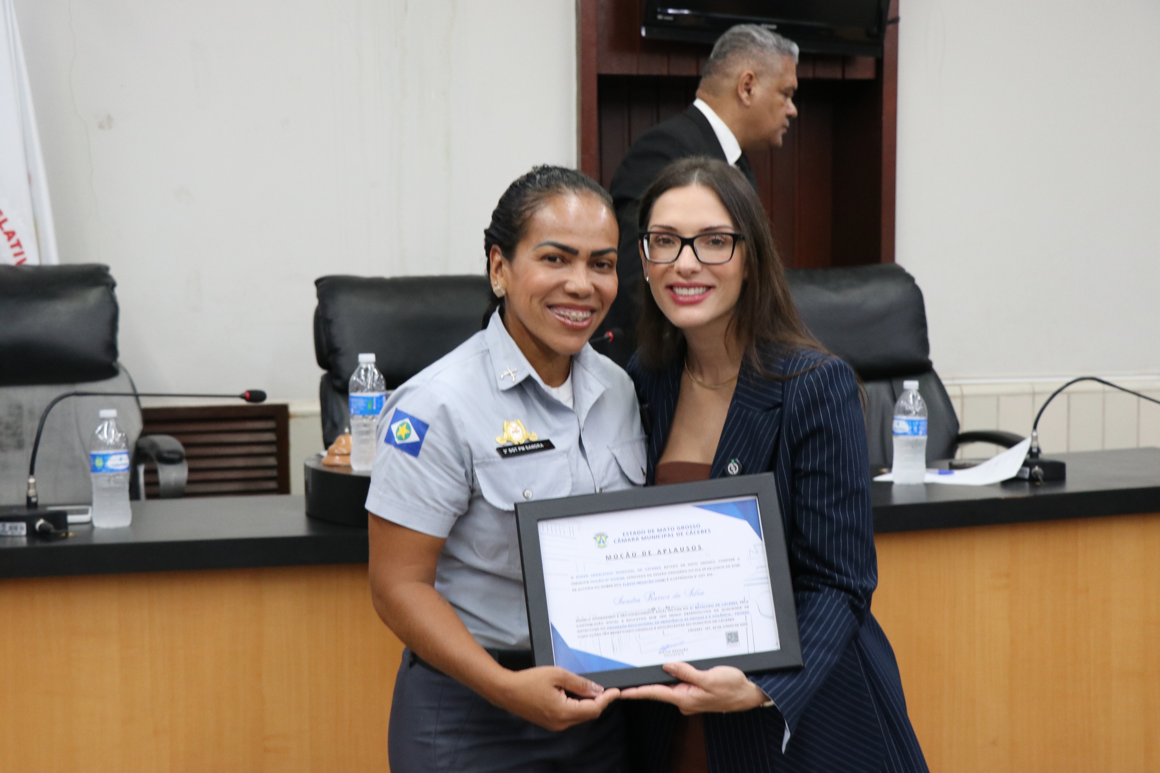 Sessão Solene em homenagem a personalidades de Cáceres (01.12.25)_Cred_Imprensa