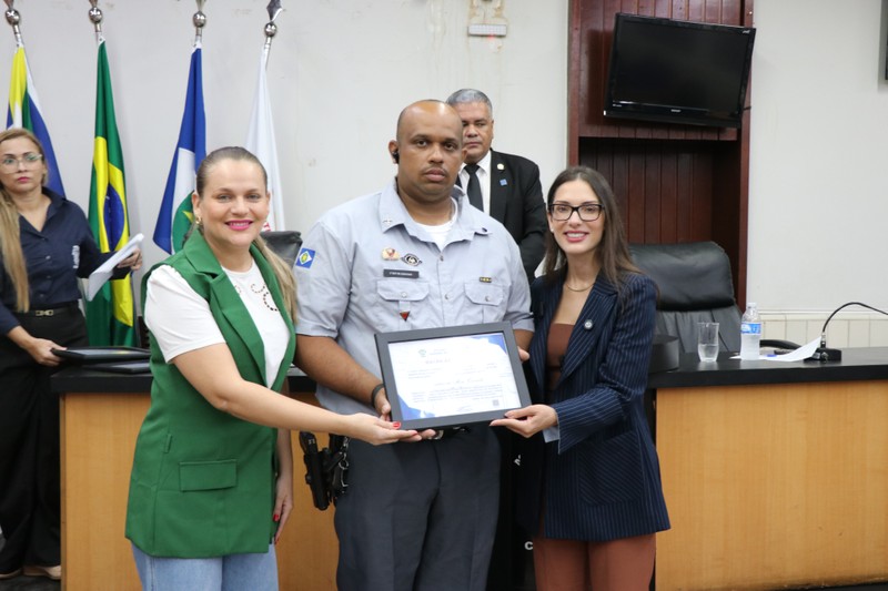 Sessão Solene em homenagem a personalidades de Cáceres (01.12.25)_Cred_Imprensa