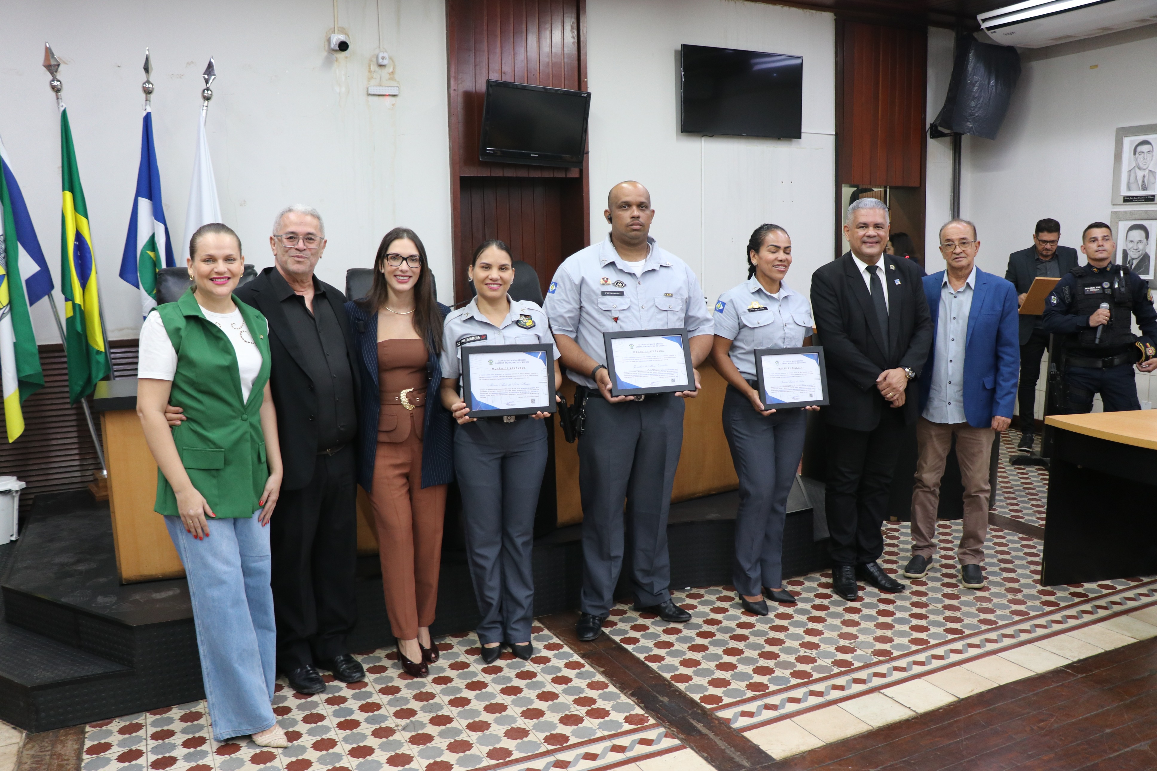 Sessão Solene em homenagem a personalidades de Cáceres (01.12.25)_Cred_Imprensa