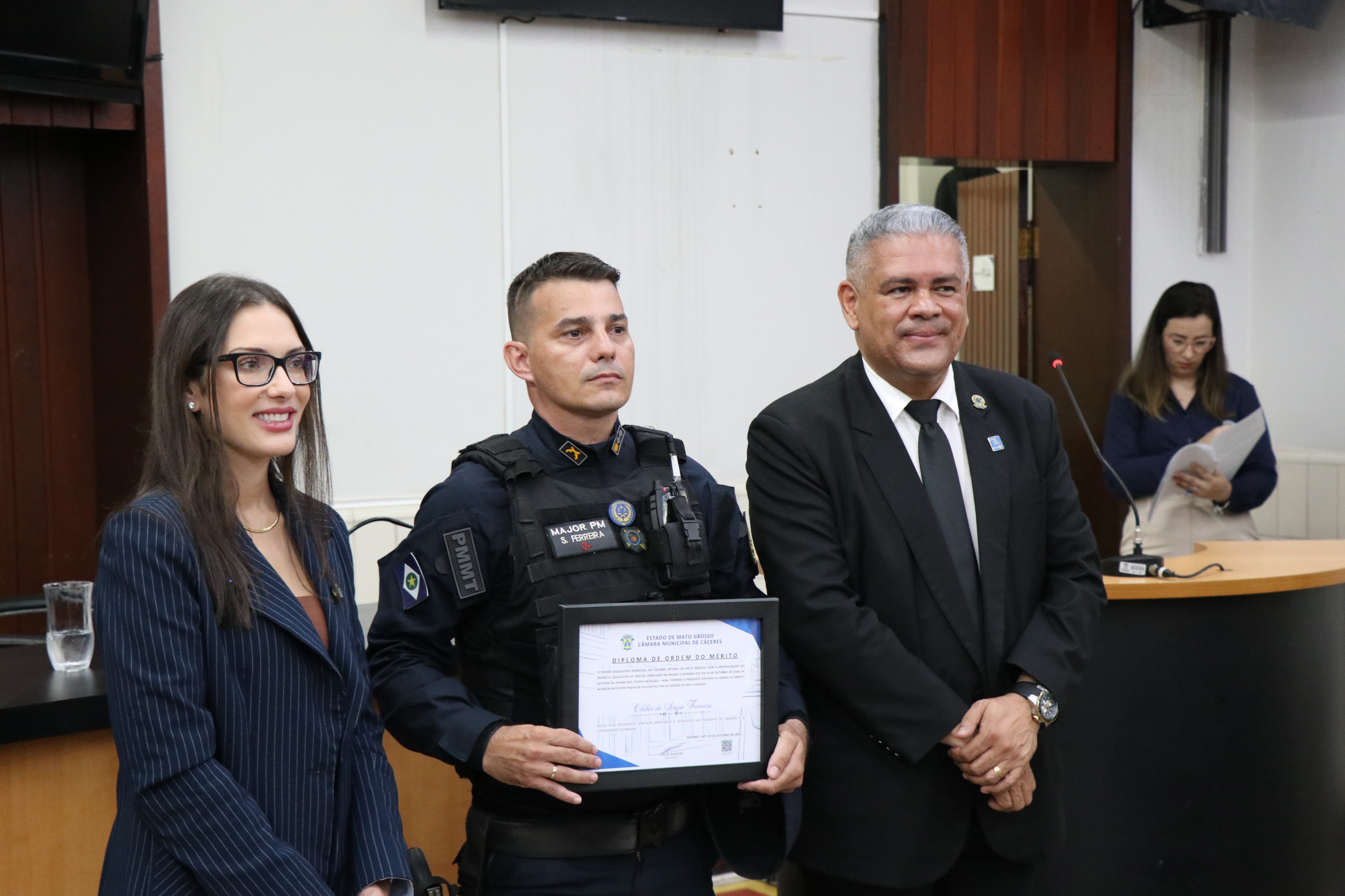 Sessão Solene em homenagem a personalidades de Cáceres (01.12.25)_Cred_Imprensa