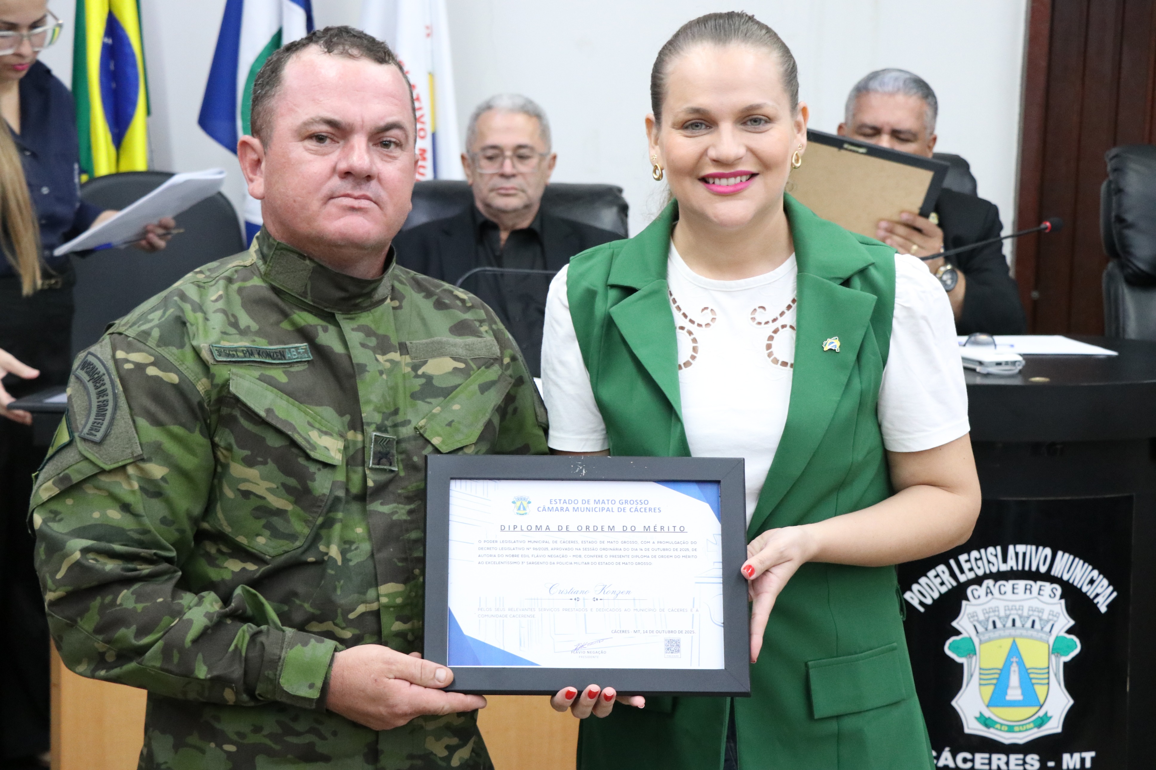 Sessão Solene em homenagem a personalidades de Cáceres (01.12.25)_Cred_Imprensa
