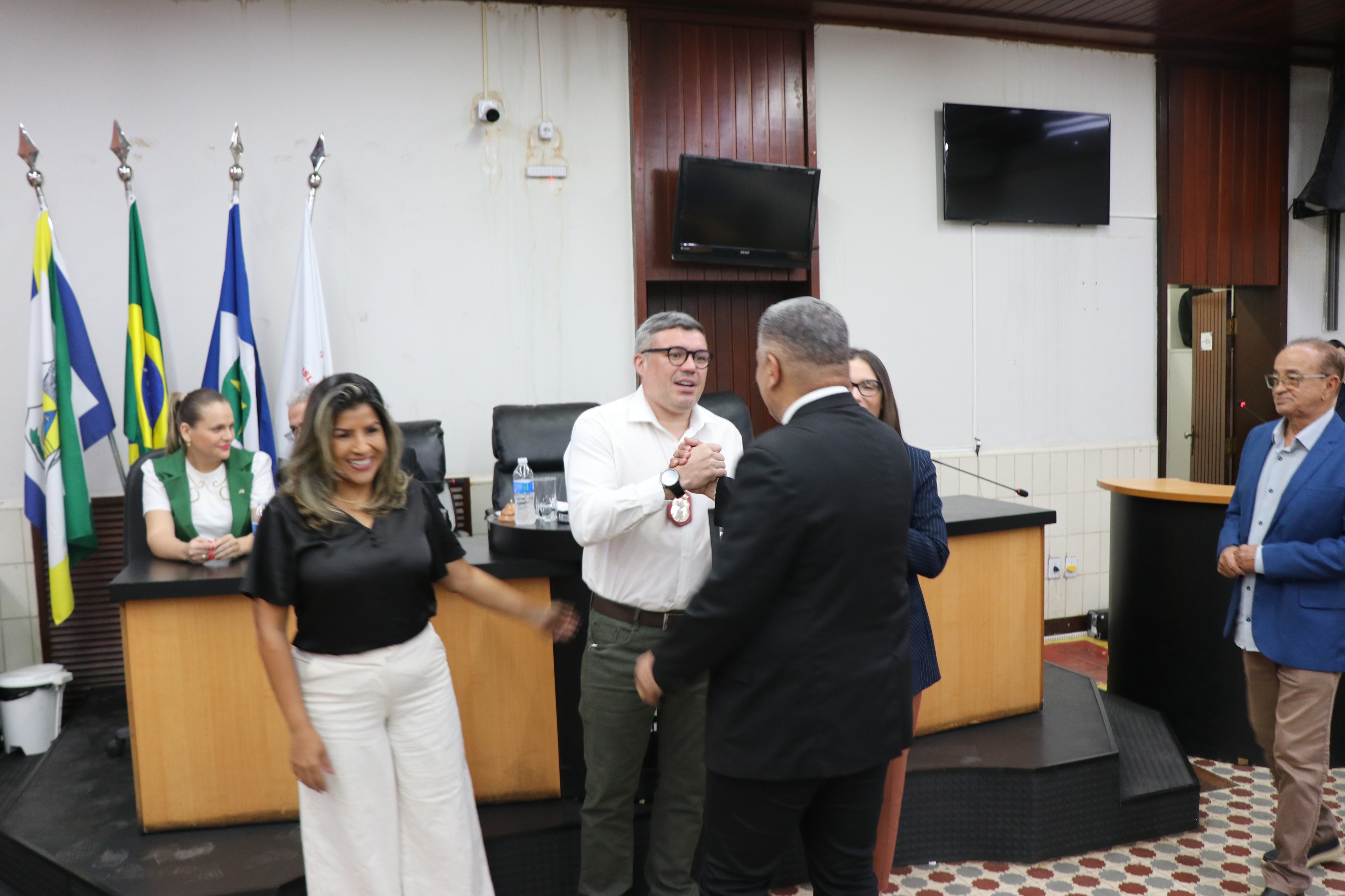 Sessão Solene em homenagem a personalidades de Cáceres (01.12.25)_Cred_Imprensa