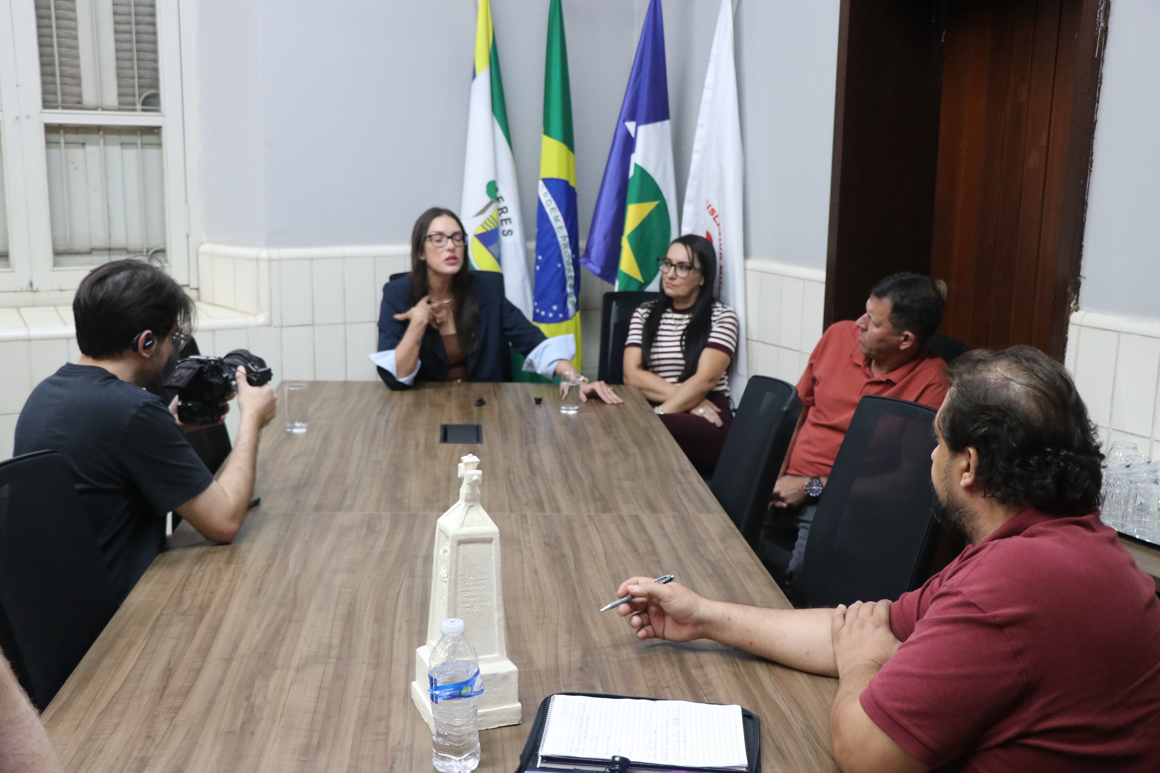 Sessão Solene em homenagem a personalidades de Cáceres (01.12.25)_Cred_Imprensa
