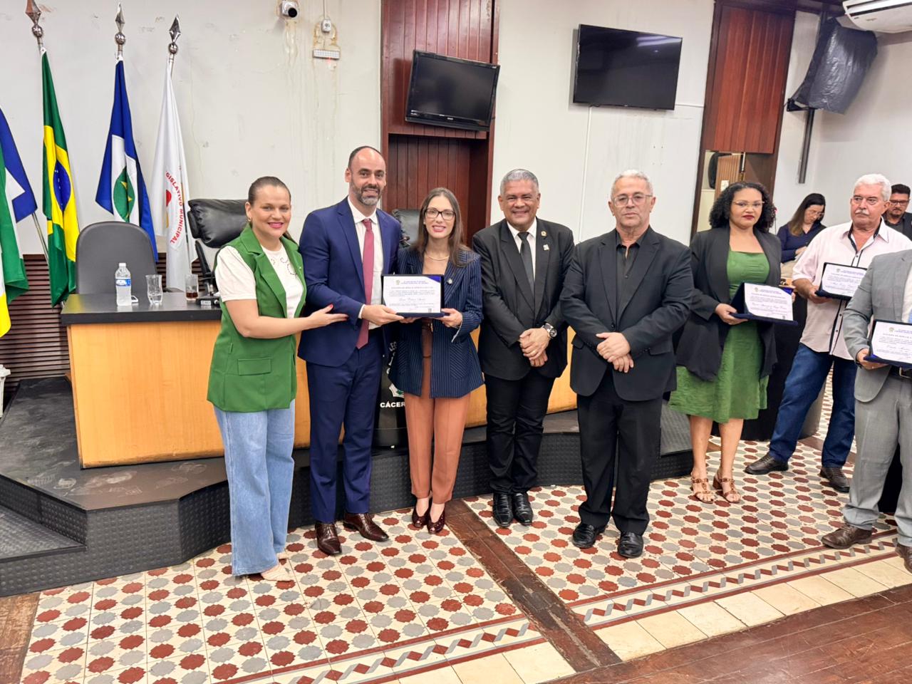 Sessão Solene em homenagem a personalidades de Cáceres (01.12.25)_Cred_Imprensa