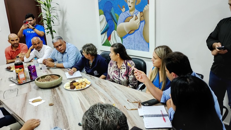 Visita comissão estadual de saúde em Cáceres_Cred_CMC