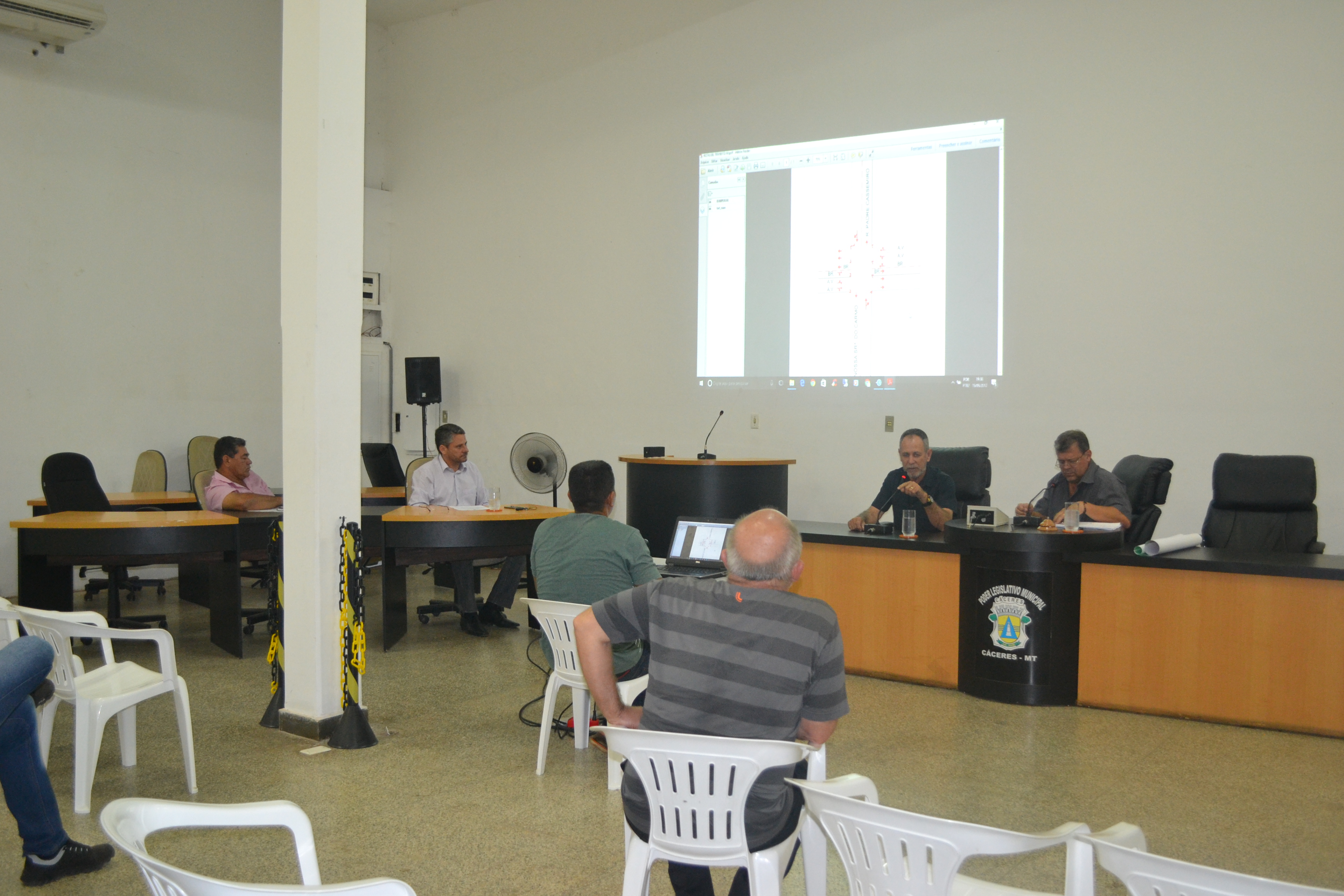 Alteração de fluxo na avenida são luiz é discutido em audiência pública