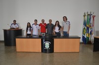 Alunos do colégio QI visitam Câmara Municipal   