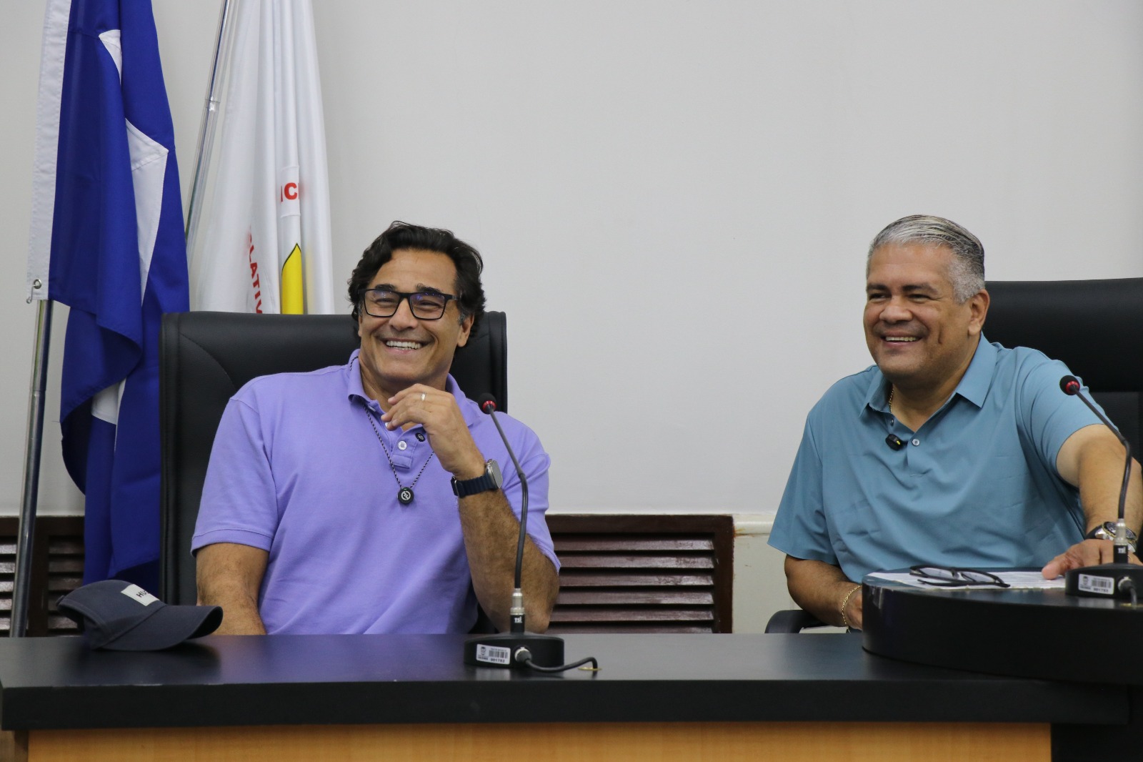 Ator Luciano Szafir visita Câmara de Cáceres para apresentar projeto de documentários sobre a cultura local