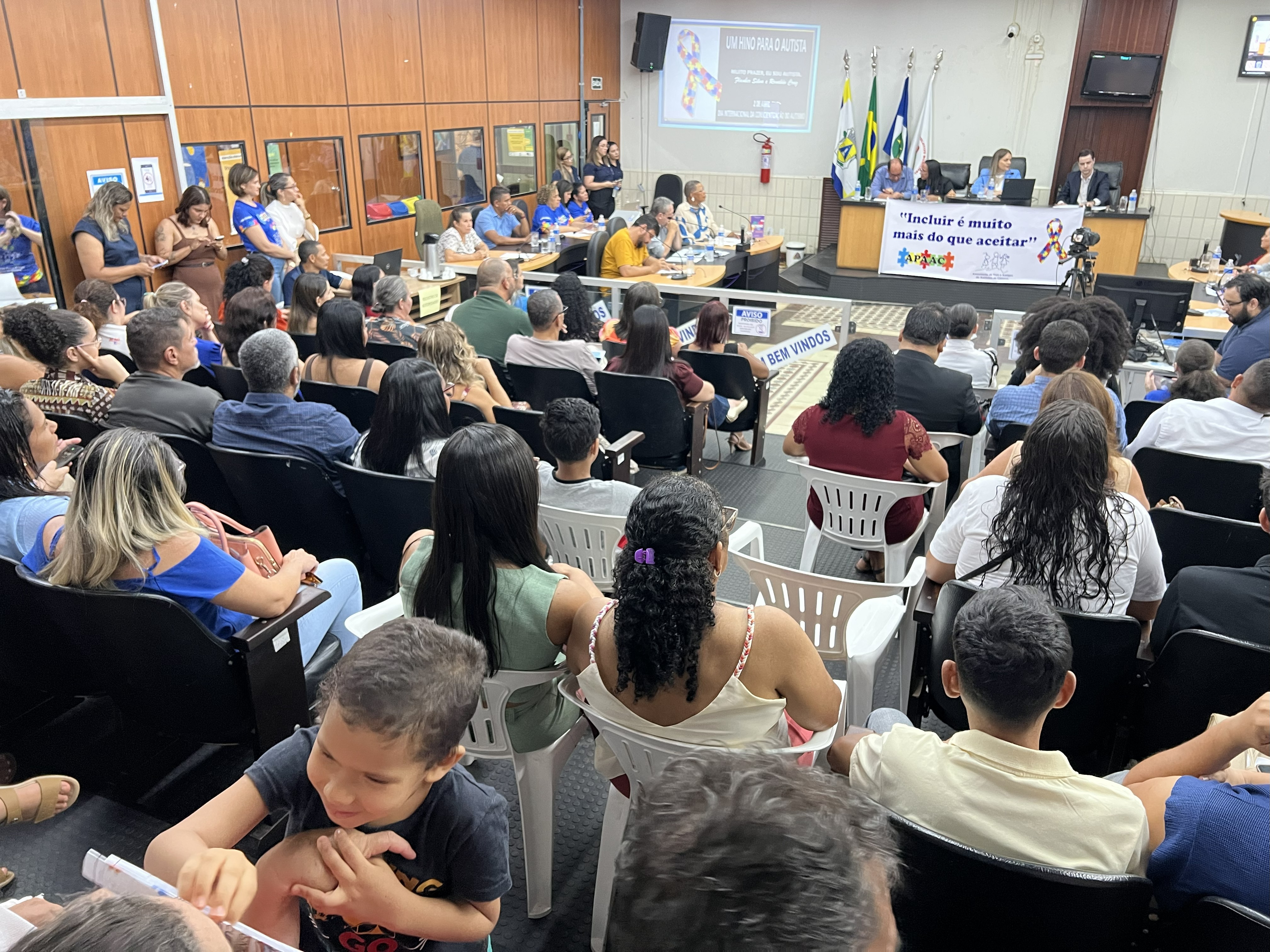 AUDIÊNCIA PÚBLICA: Comunidade autista de Cáceres clama por mais profissionais e Centro Especializado