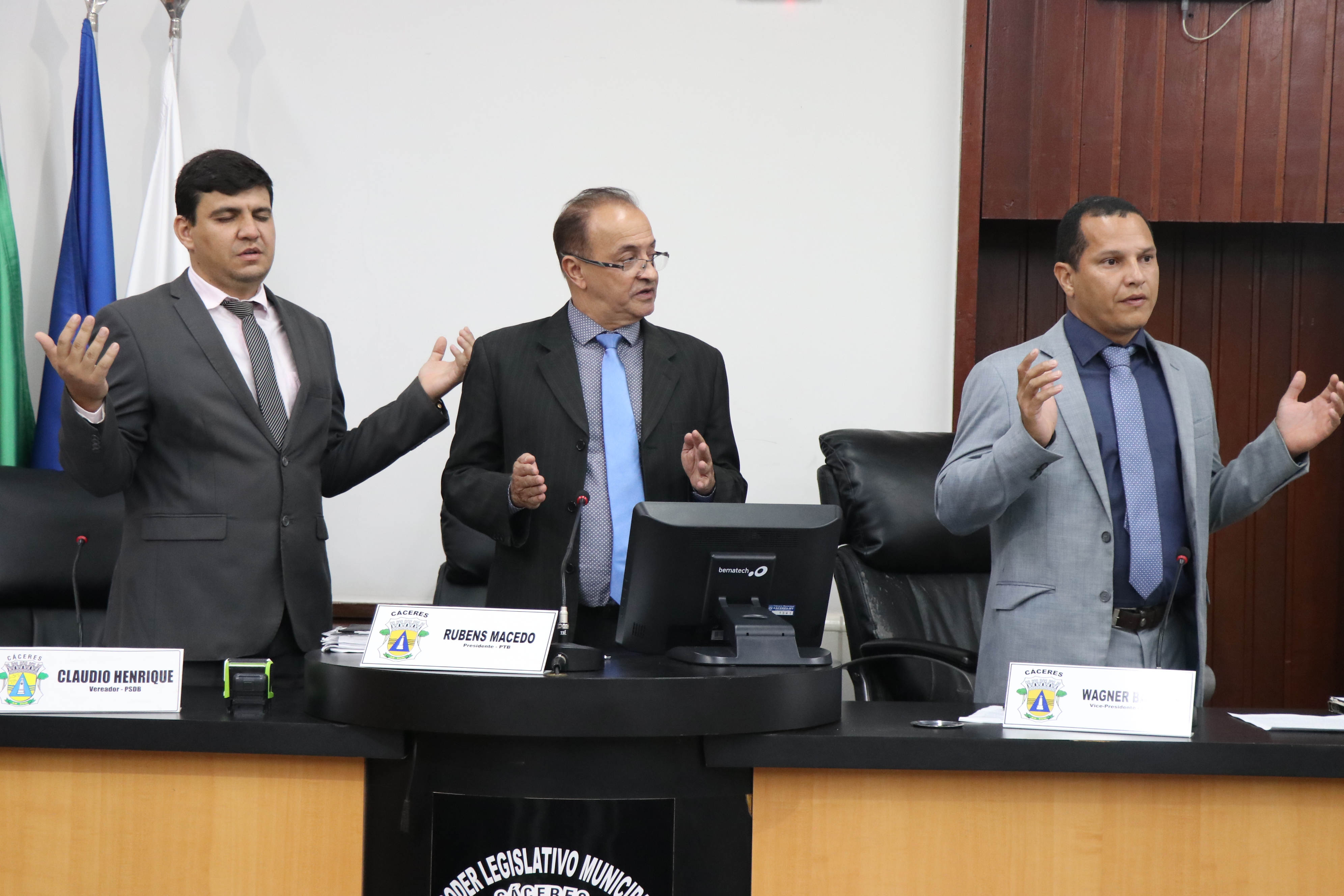 Câmara aprova moção de pesar a vítimas de acidente desta segunda-feira (12)