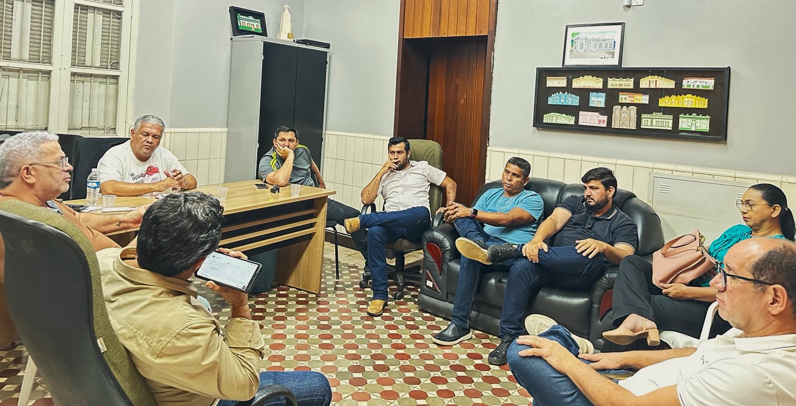 Câmara Cáceres convoca reunião de emergência para discutir colapso na saúde