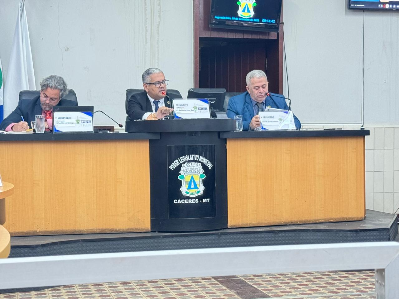 Câmara de Cáceres aprova convênio para reintegração de reeducandos e vereador anuncia ida para o Executivo