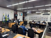 Câmara de Cáceres aprova lei para identificar veículos oficiais e projetos com Código QR