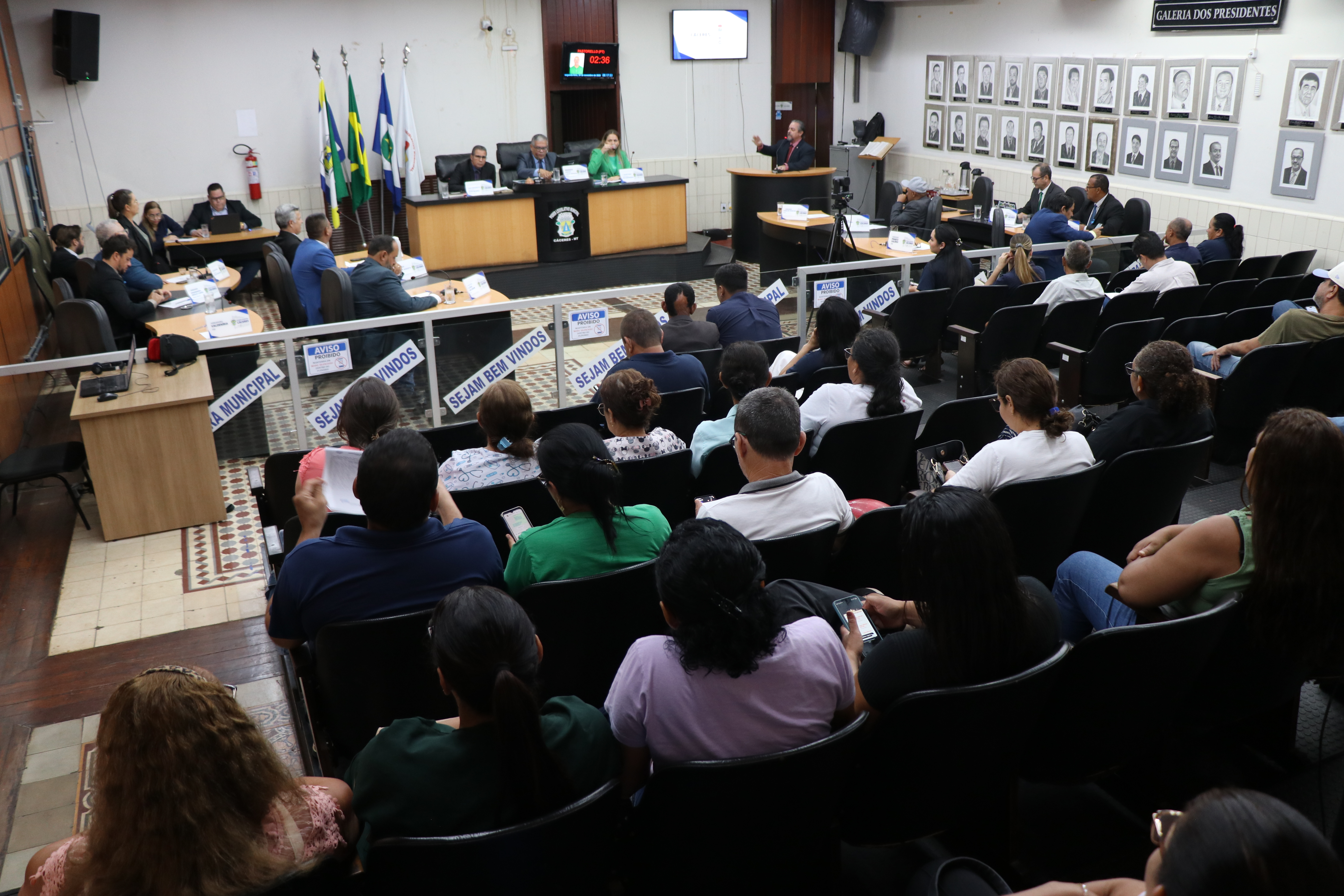 Câmara de Cáceres aprova pautas cruciais em sessão ordinária