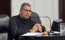 Câmara de Cáceres busca solução para o descarte de parabrisas em reunião pública