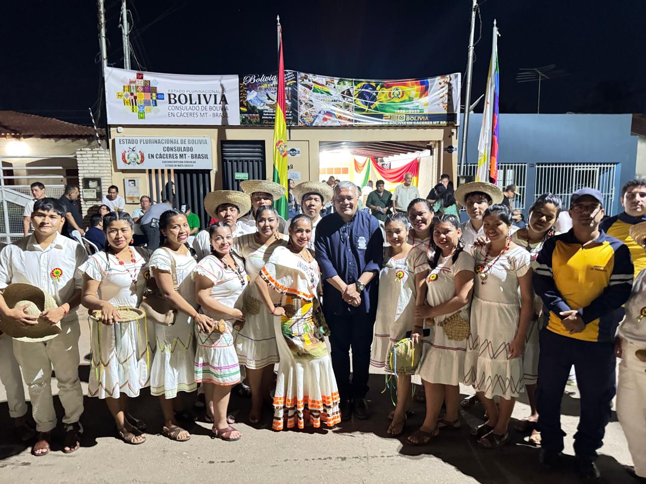Câmara de Cáceres e Consulado Boliviano celebram Bicentenário da Independência com Desfile de Tochas e Instituição do Dia da Comunidade Boliviana