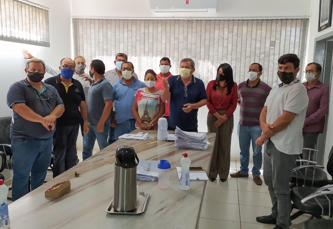 Câmara e Prefeitura se aliam para garantir salários dos 311 interinos da educação por três meses durante a pandemia