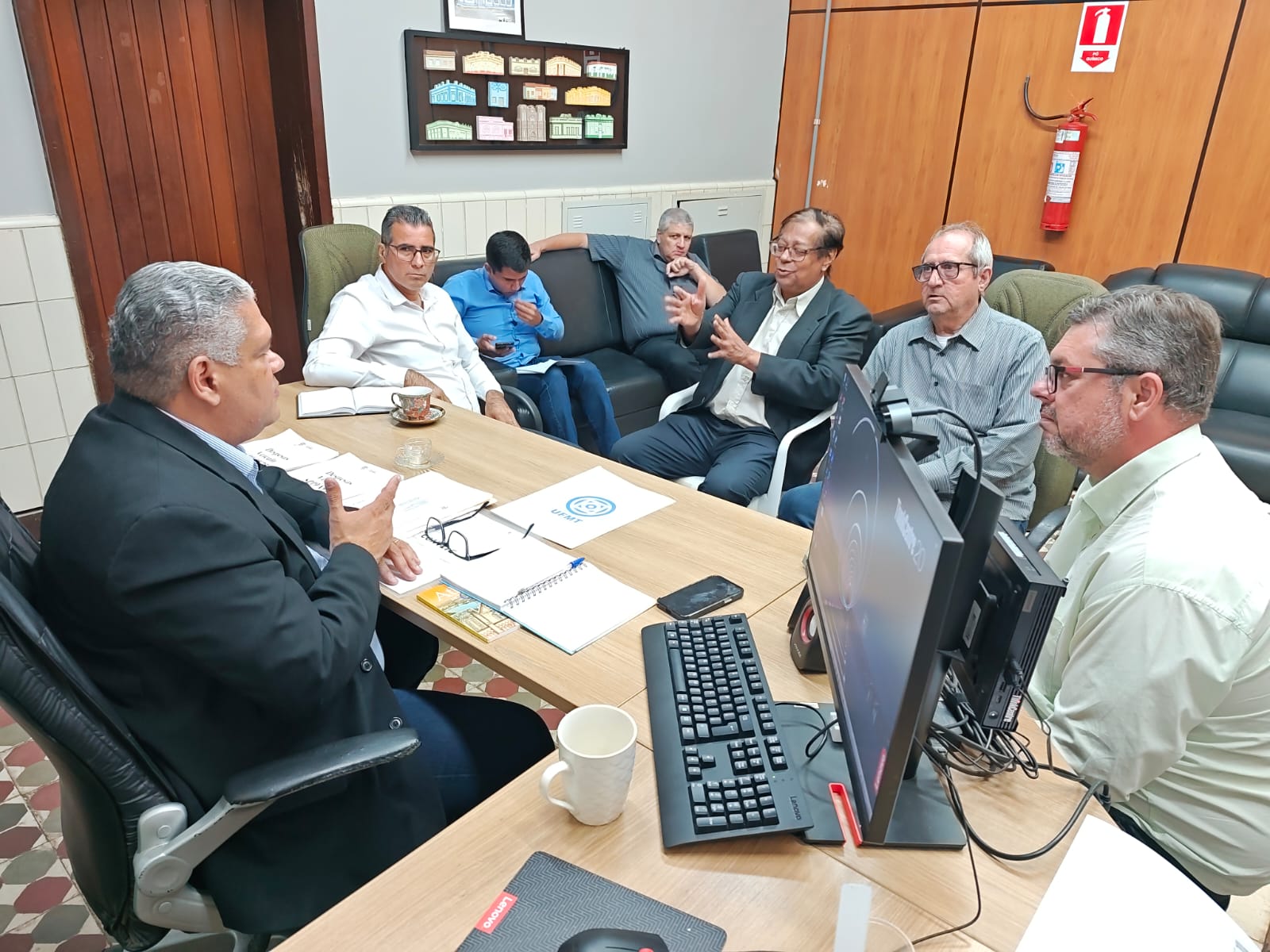 Câmara e UFMT avaliam convênio para cursos de mestrado e doutorado aos servidores 