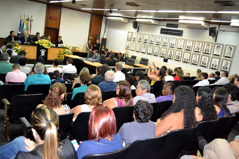 Câmara homenageia 21 novos cidadãos honorários