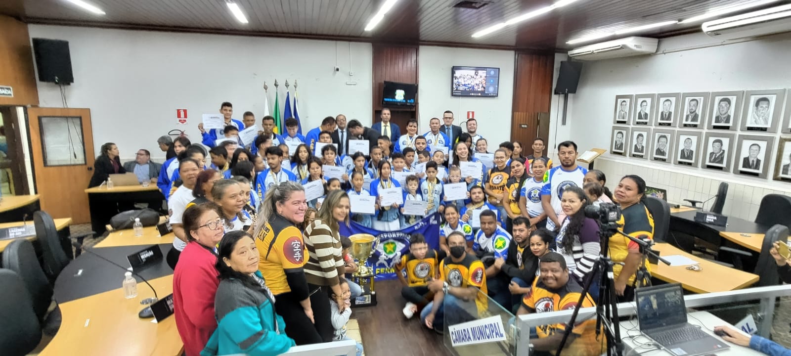 Câmara homenageia karatecas cacerenses por conquistas no campeonato brasileiro
