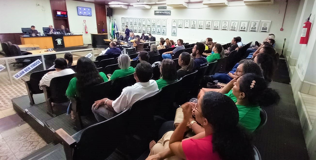 Câmara promove sessão com mais de 30 proposituras para beneficiar população